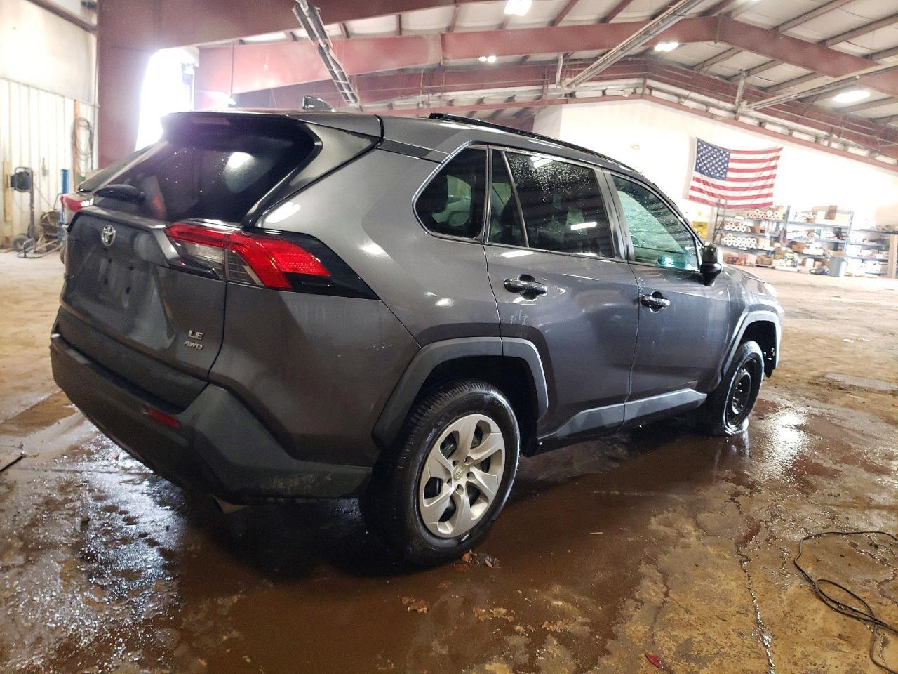2021 Toyota Rav4 Le - zdjęcie 3