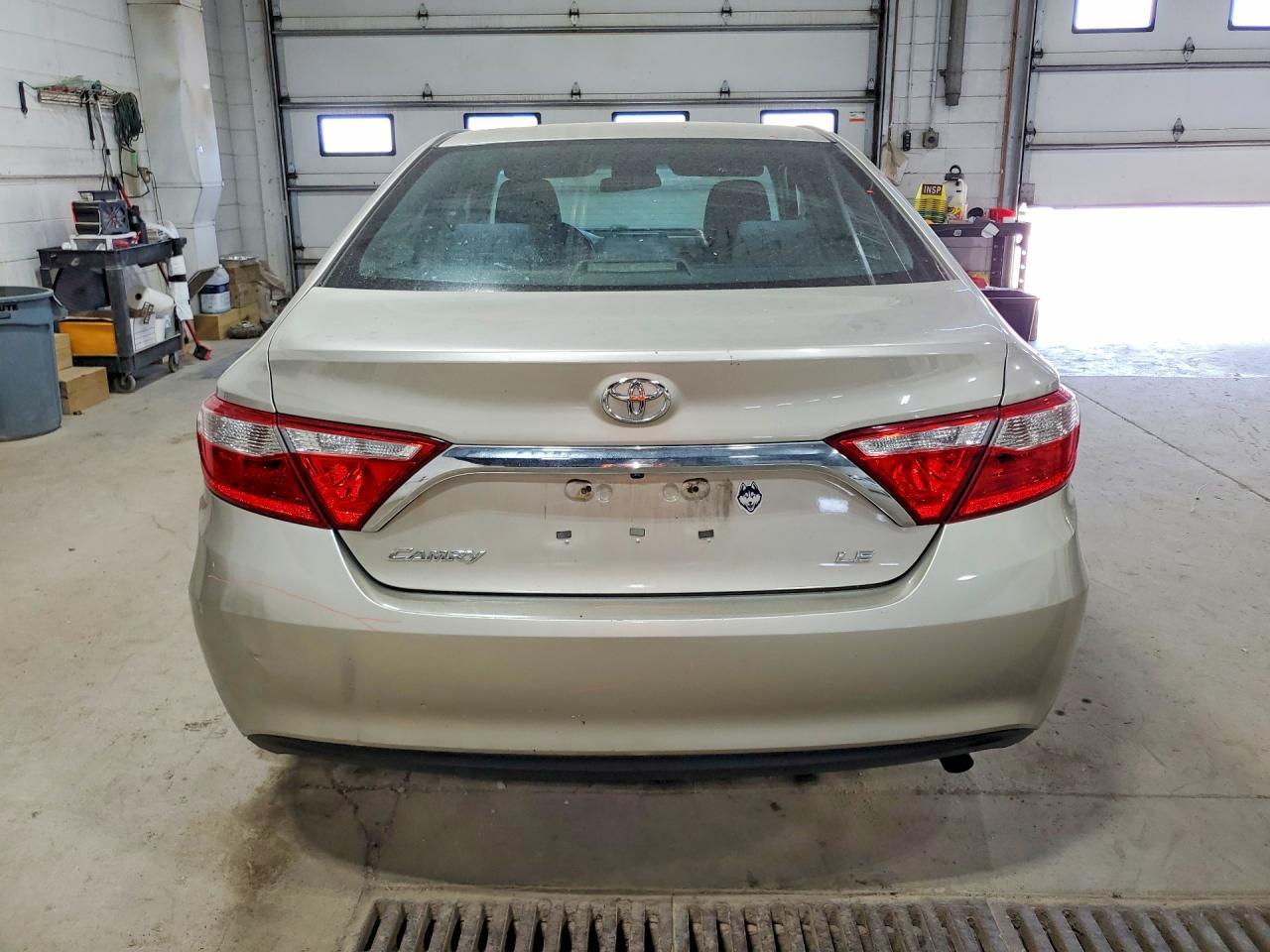 2016 Toyota Camry Le - zdjęcie 6