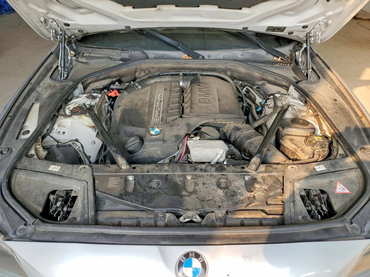 2015 BMW Seria 5 535i - zdjęcie 11