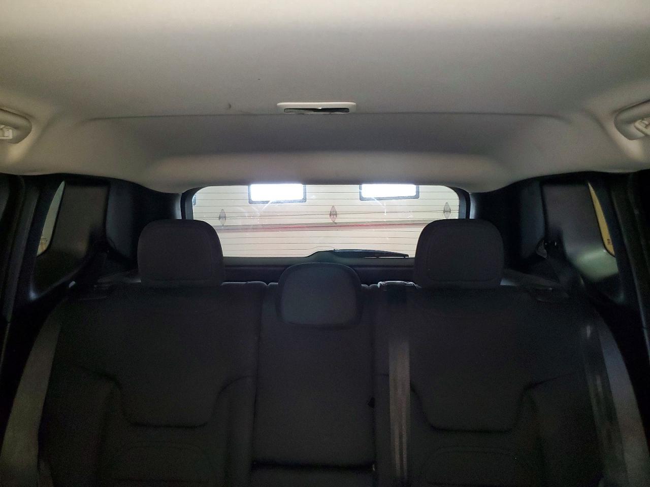 2020 Jeep Renegade Latitude - zdjęcie 10