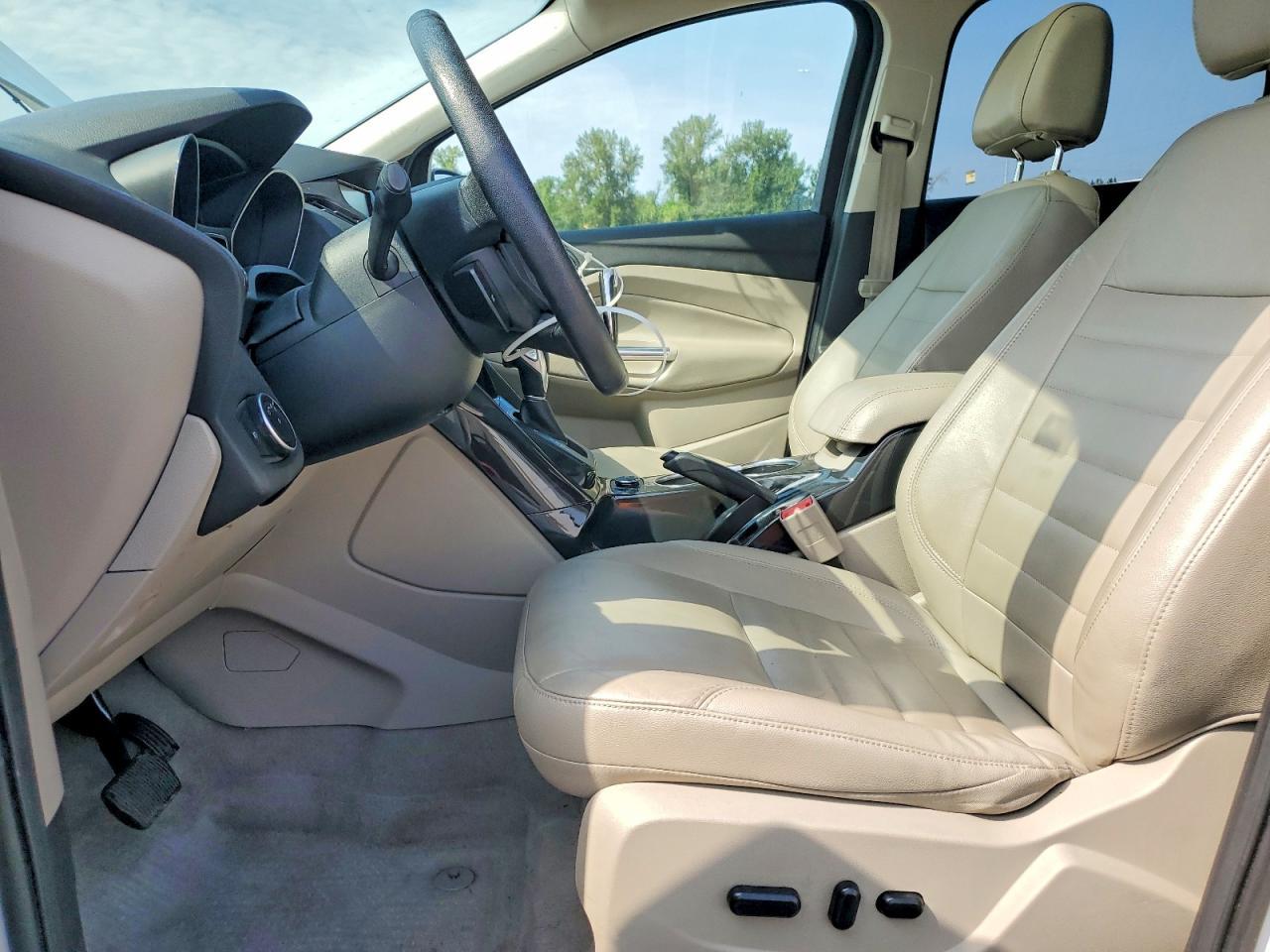 2015 Ford Escape 4D 2Wd - zdjęcie 25
