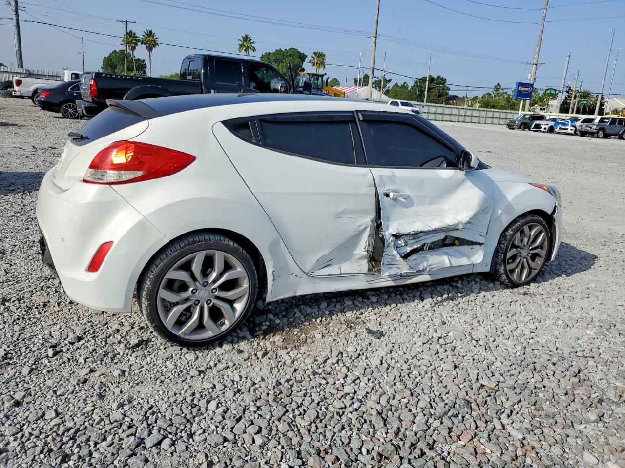 2013 Hyundai Veloster Base - zdjęcie 3