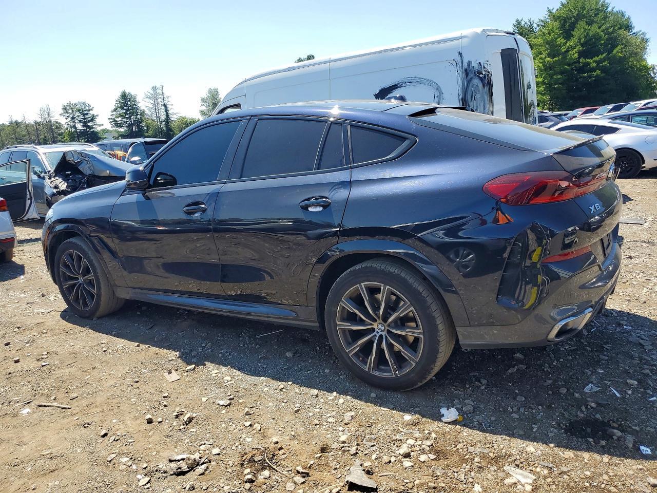 2025 BMW X6 xDrive40I - zdjęcie 2