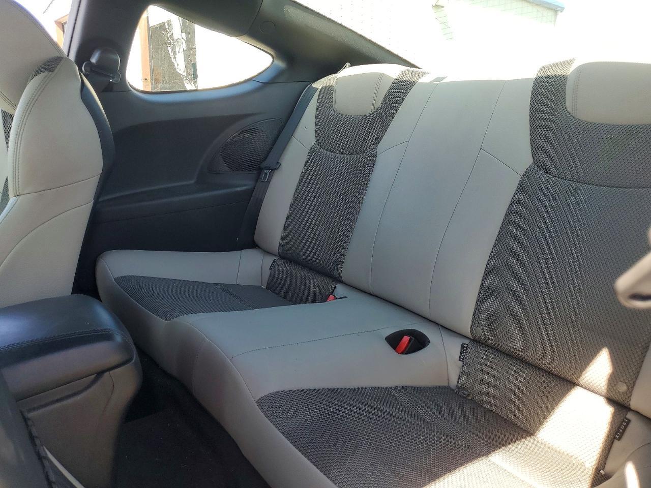 2016 Hyundai Genesis Coupe 3.8L - zdjęcie 10