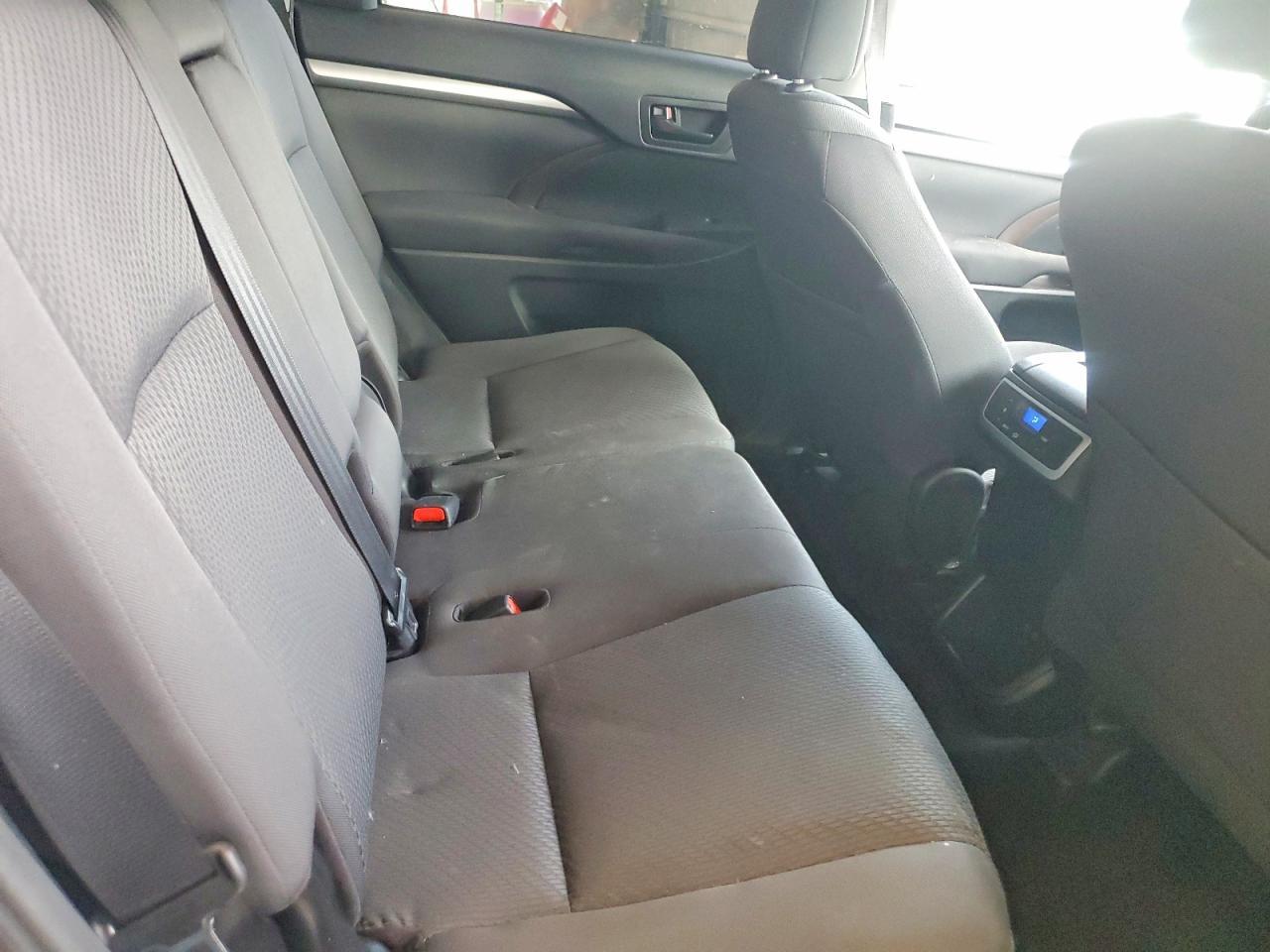 2019 Toyota Highlander Le - zdjęcie 10