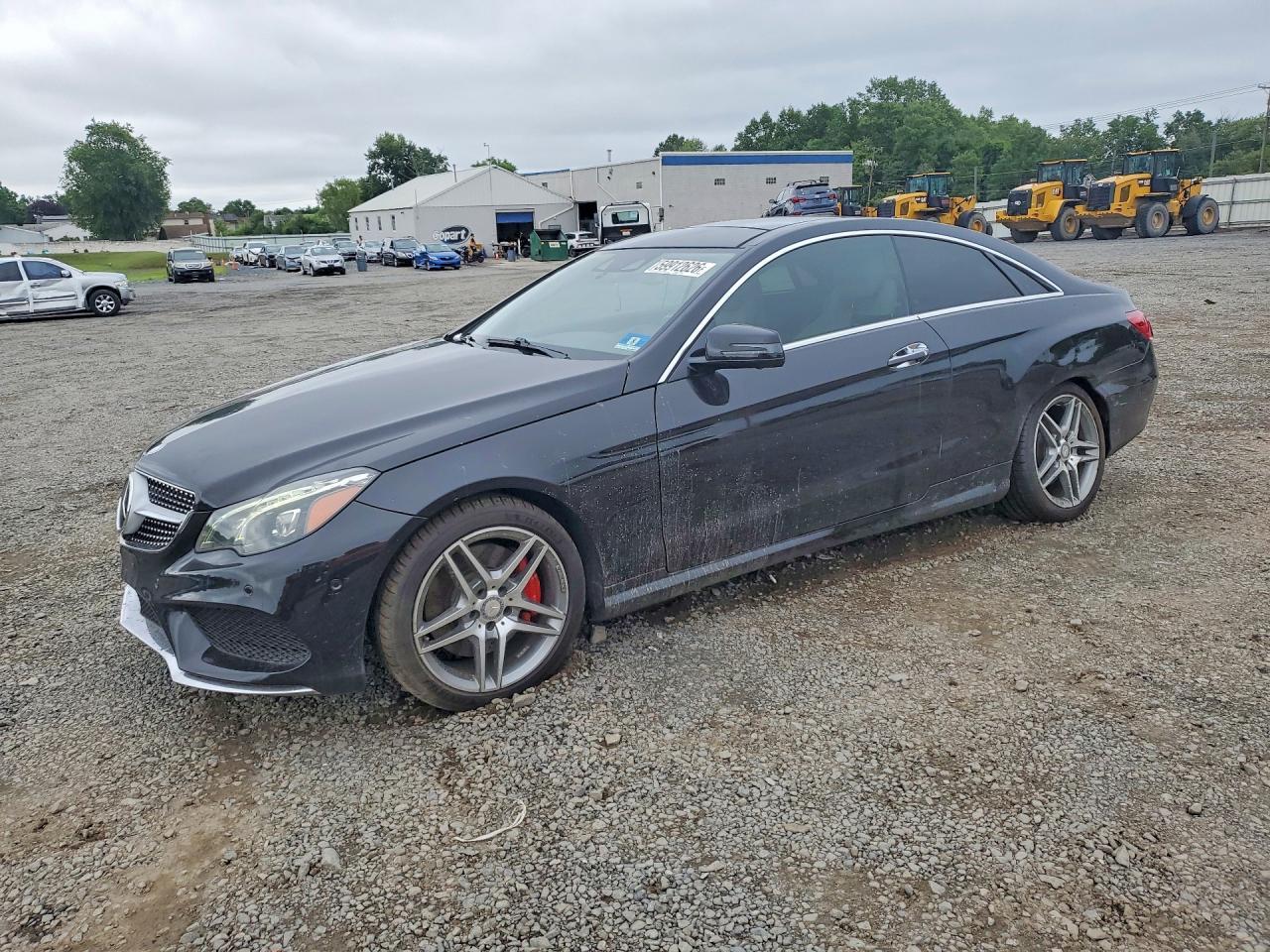 2016 Mercedes-Benz E 550 - zdjęcie główne