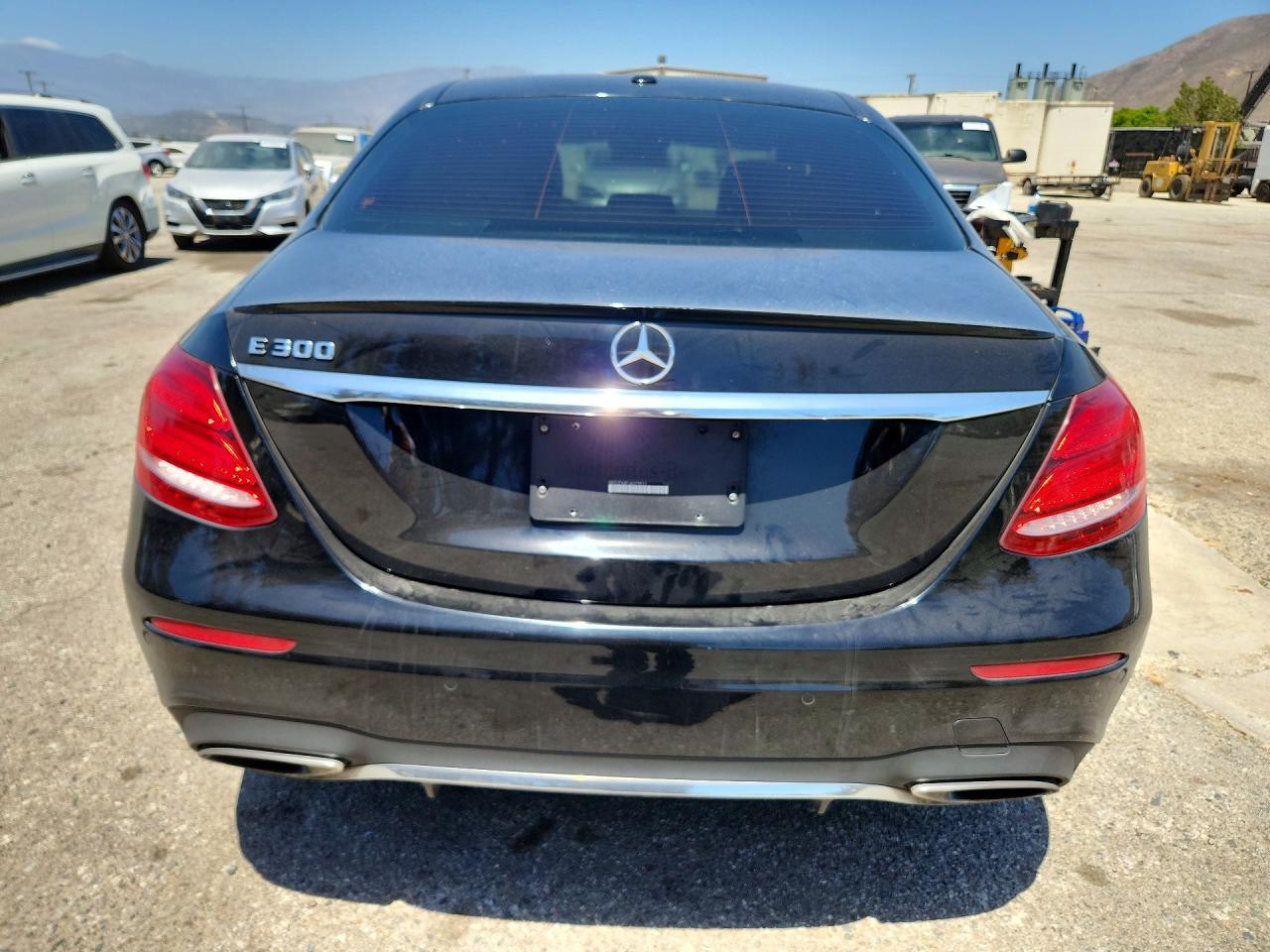 2018 Mercedes-Benz E 300 - zdjęcie 6