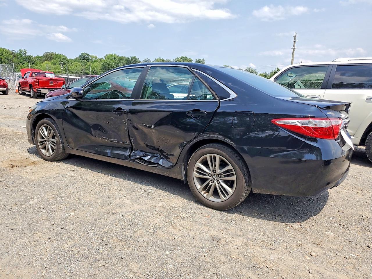 2017 Toyota Camry Se - zdjęcie 2