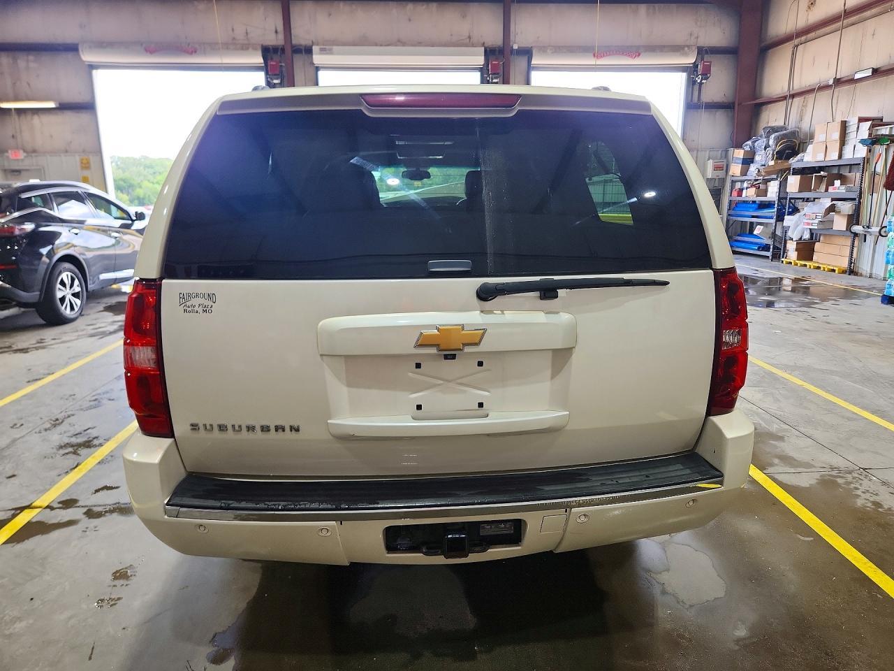 2013 Chevrolet Suburban K1500 Ltz - zdjęcie 6
