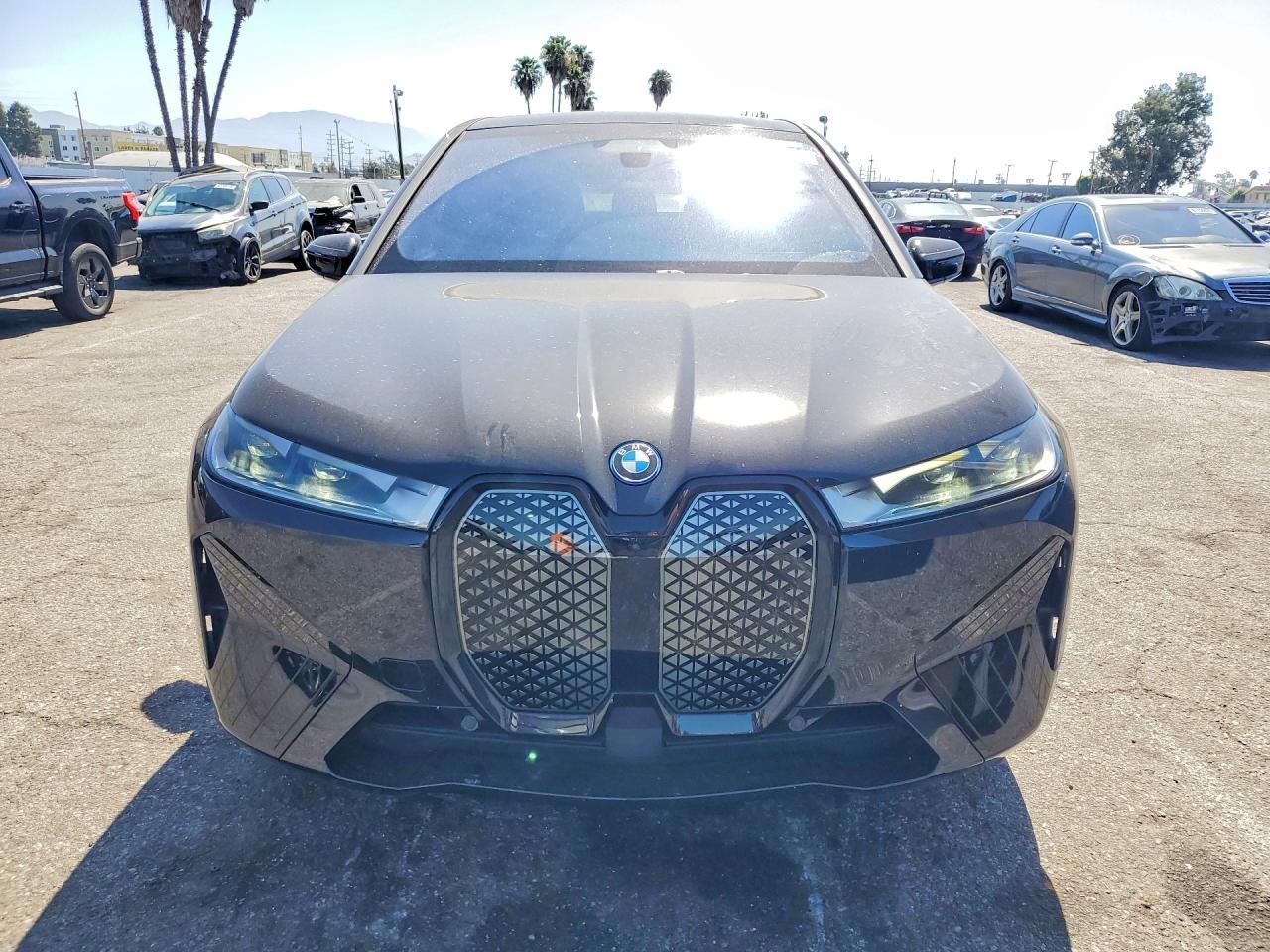 2025 BMW Ix xDrive50 - zdjęcie 5