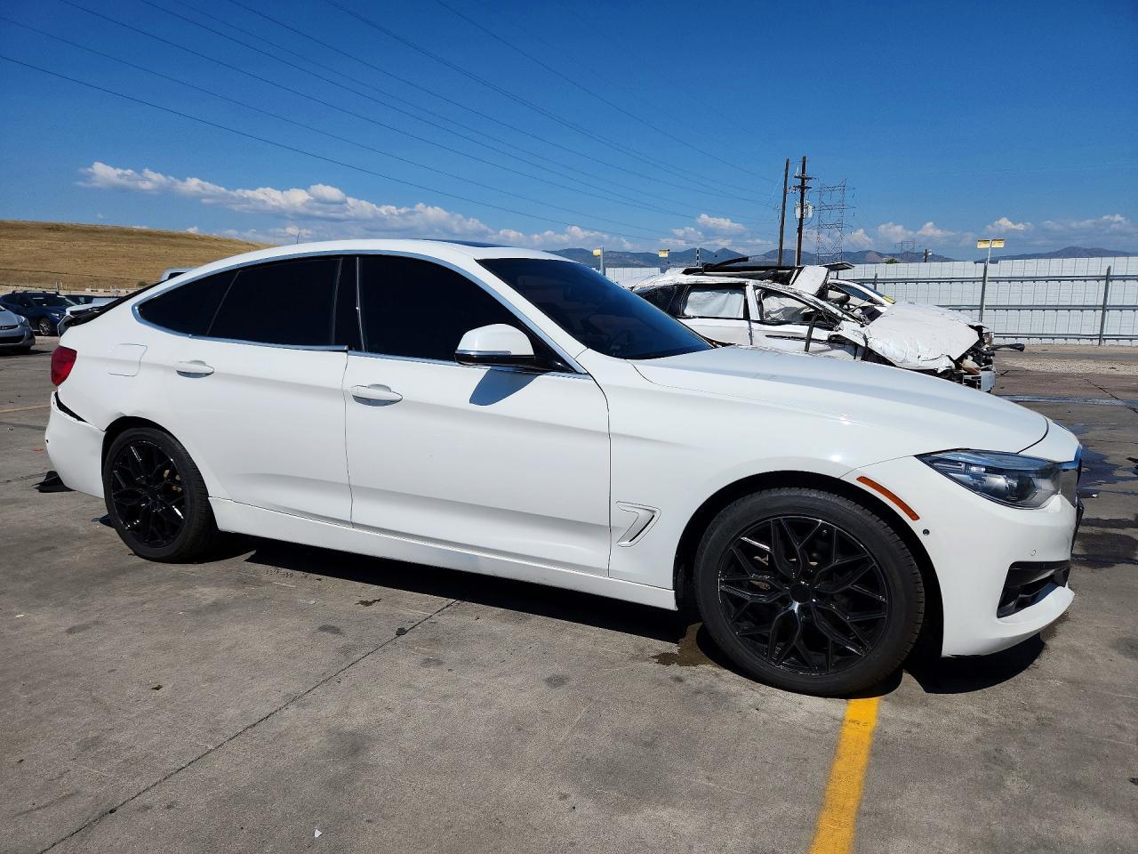2017 BMW 330 Xigt - zdjęcie 4