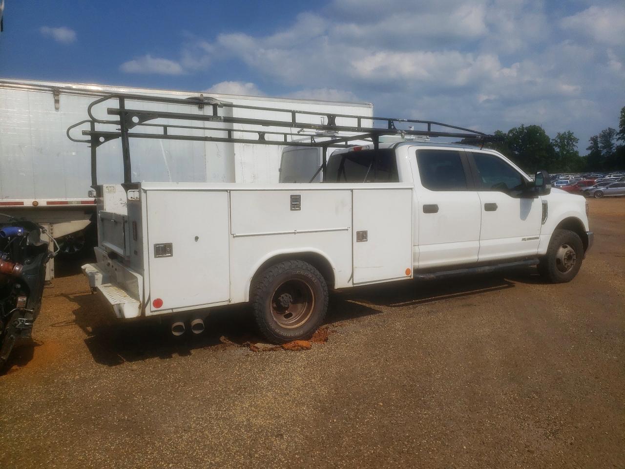 2019 Ford F350 Super Duty - zdjęcie 3