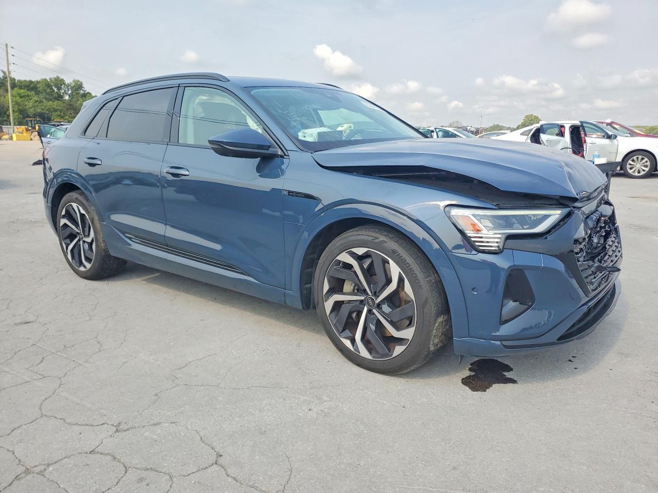 2024 Audi Q8 E-Tron Prestige - zdjęcie 4