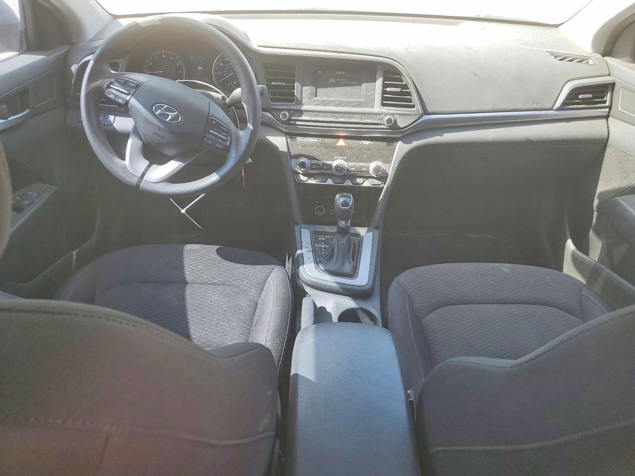 2020 Hyundai Elantra Se - zdjęcie 8