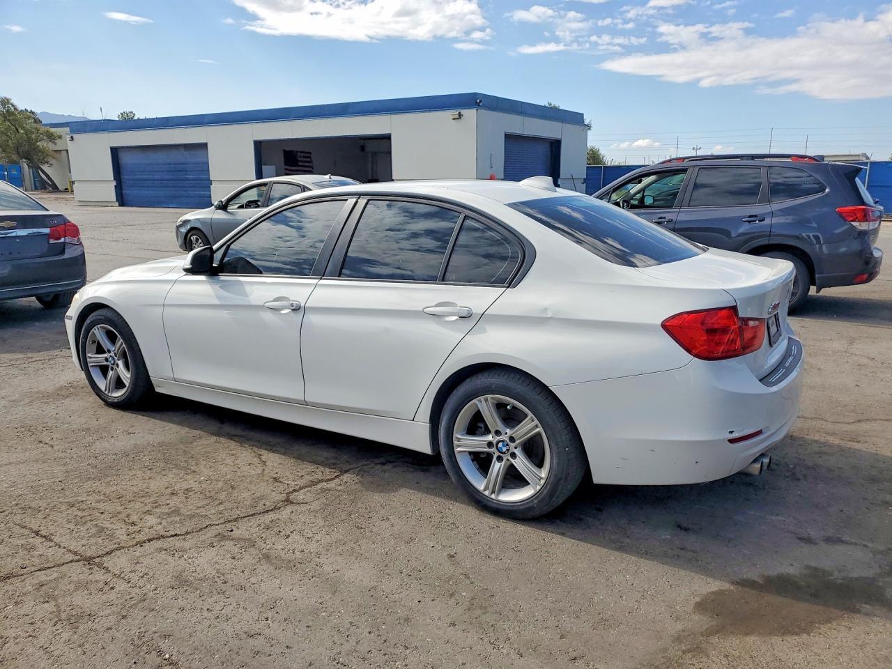 2014 BMW 328 I - zdjęcie 2