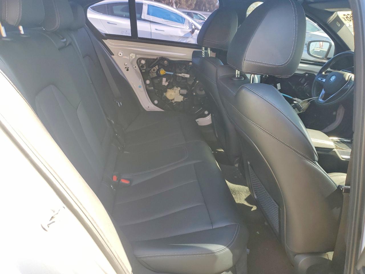 2022 BMW 330E - zdjęcie 10