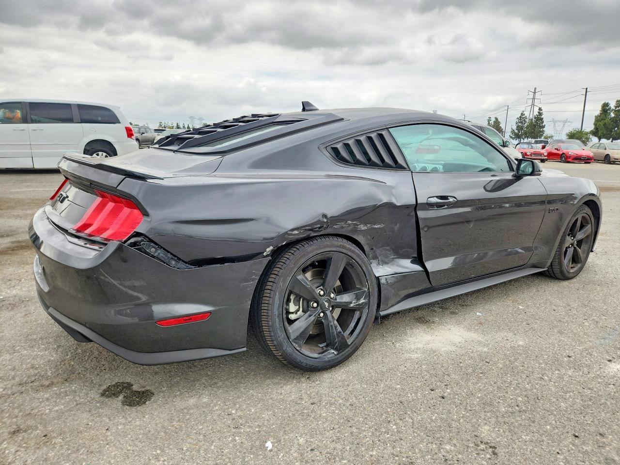 2023 Ford Mustang Gt - zdjęcie 3
