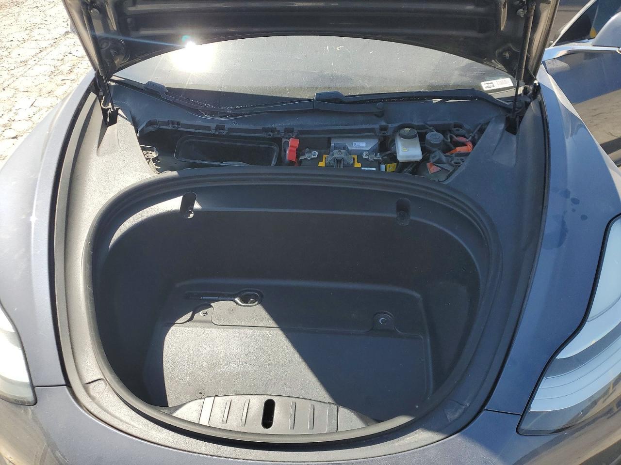 2020 Tesla Model 3 - zdjęcie 12