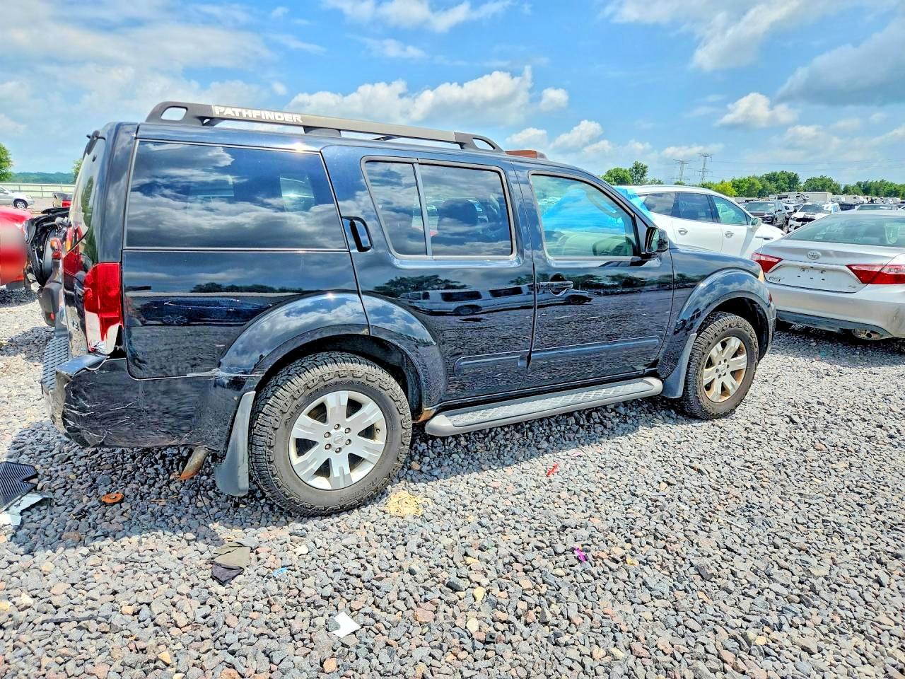 2021 Nissan Pathfinder - zdjęcie 3