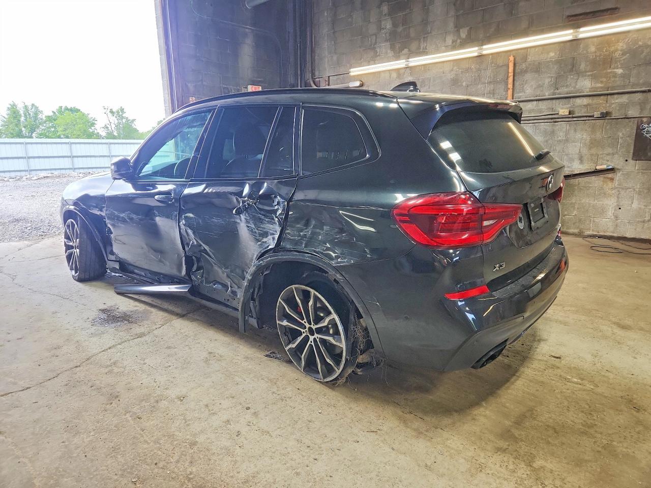 2021 BMW X3 xDrivem40I - zdjęcie 2