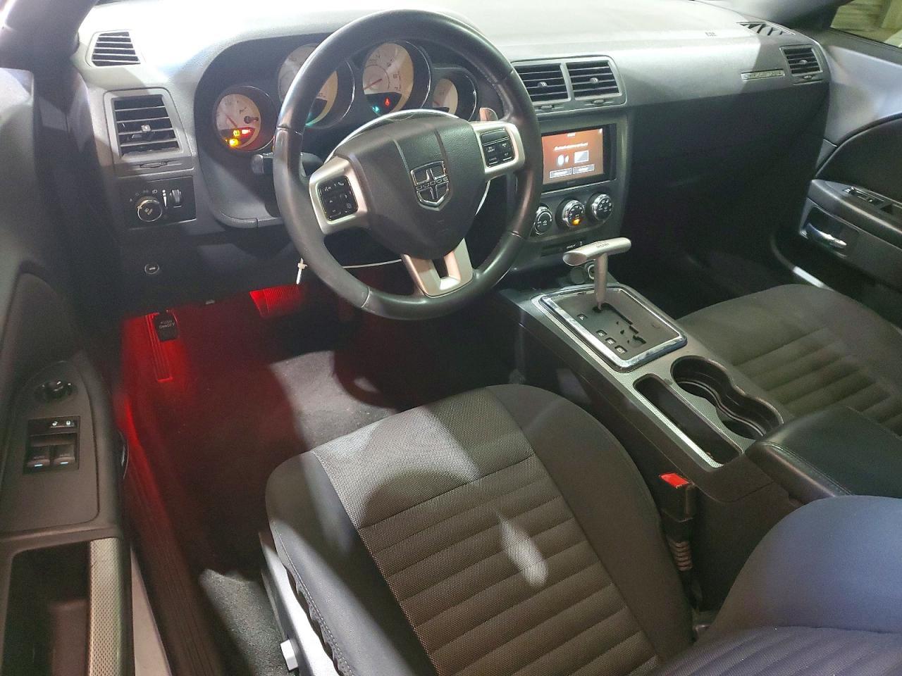 2013 Dodge Challenger R/T - zdjęcie 8