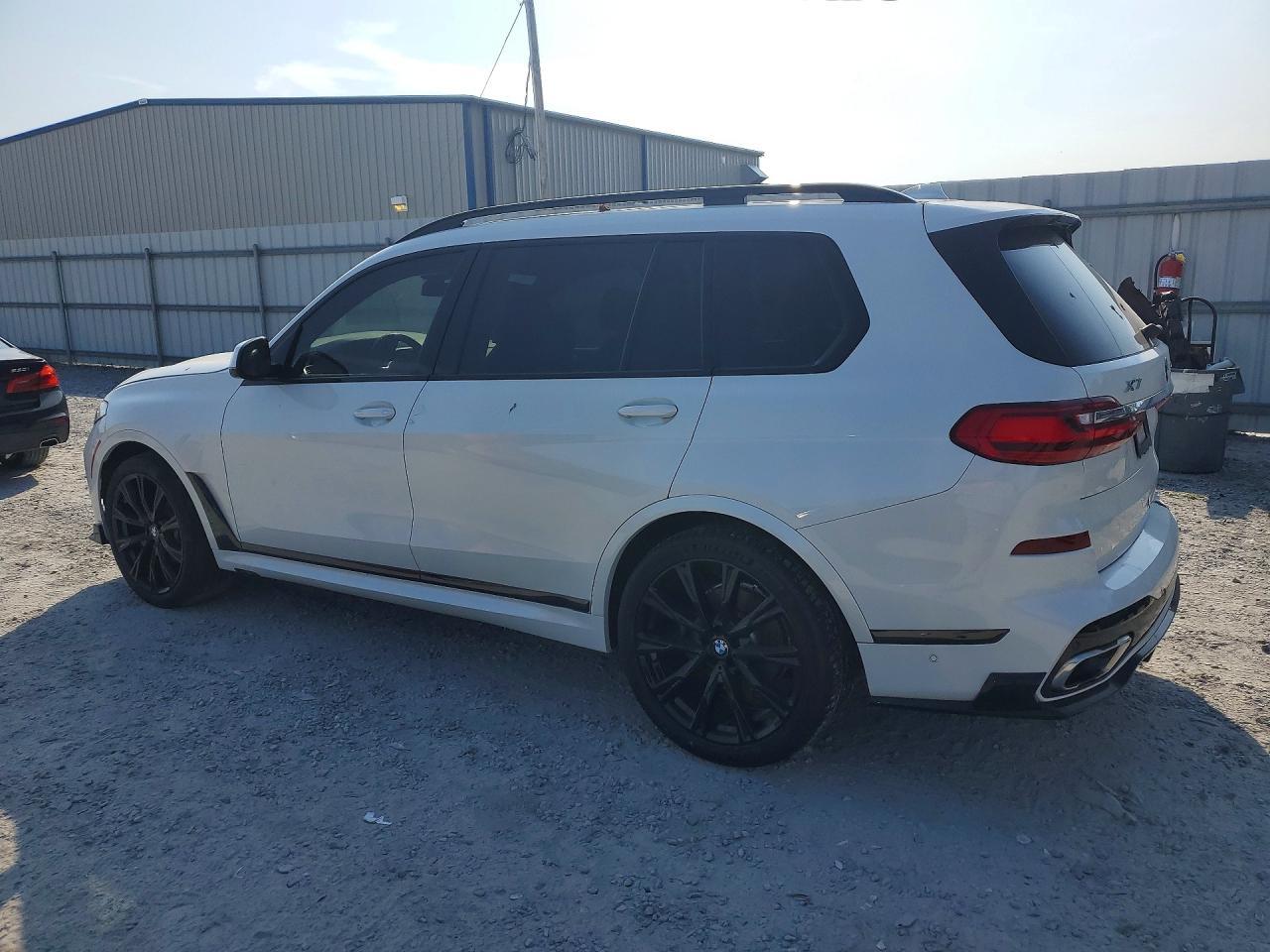 2020 BMW X7 xDrive40I - zdjęcie 2