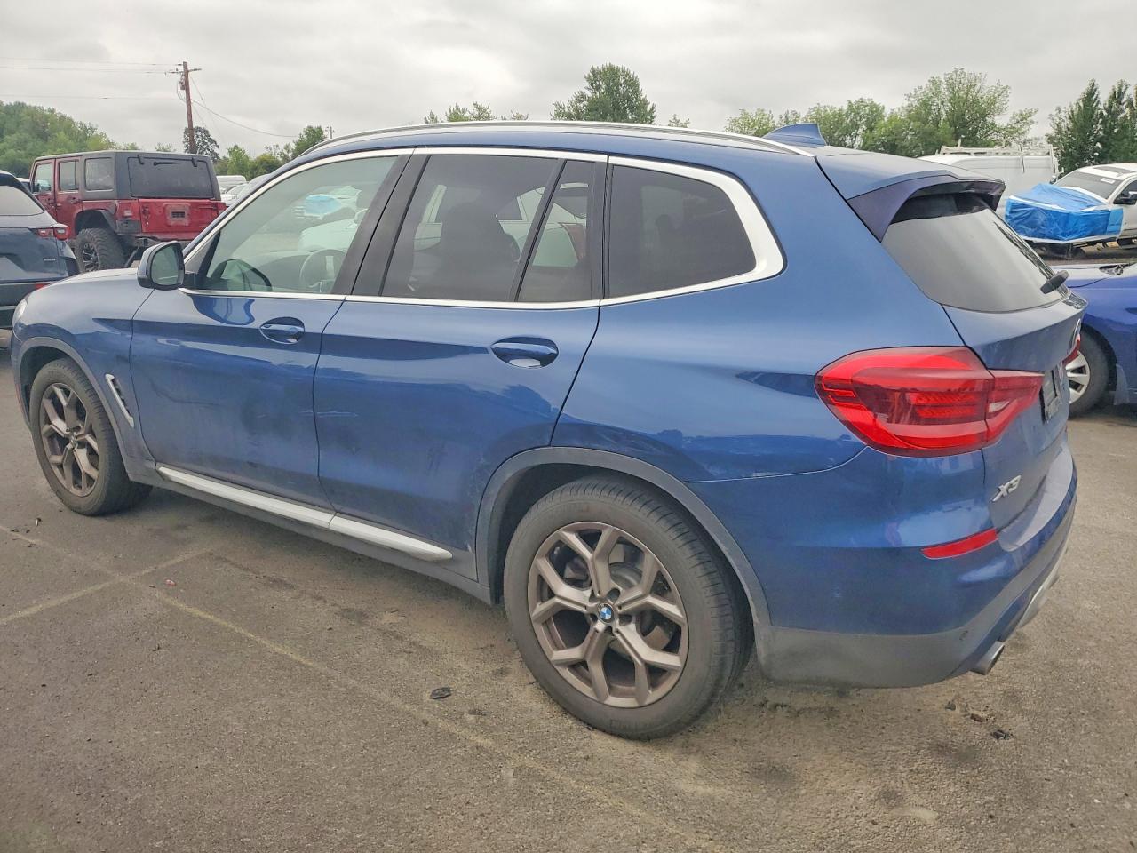 2021 BMW X3 xDrive30I - zdjęcie 2