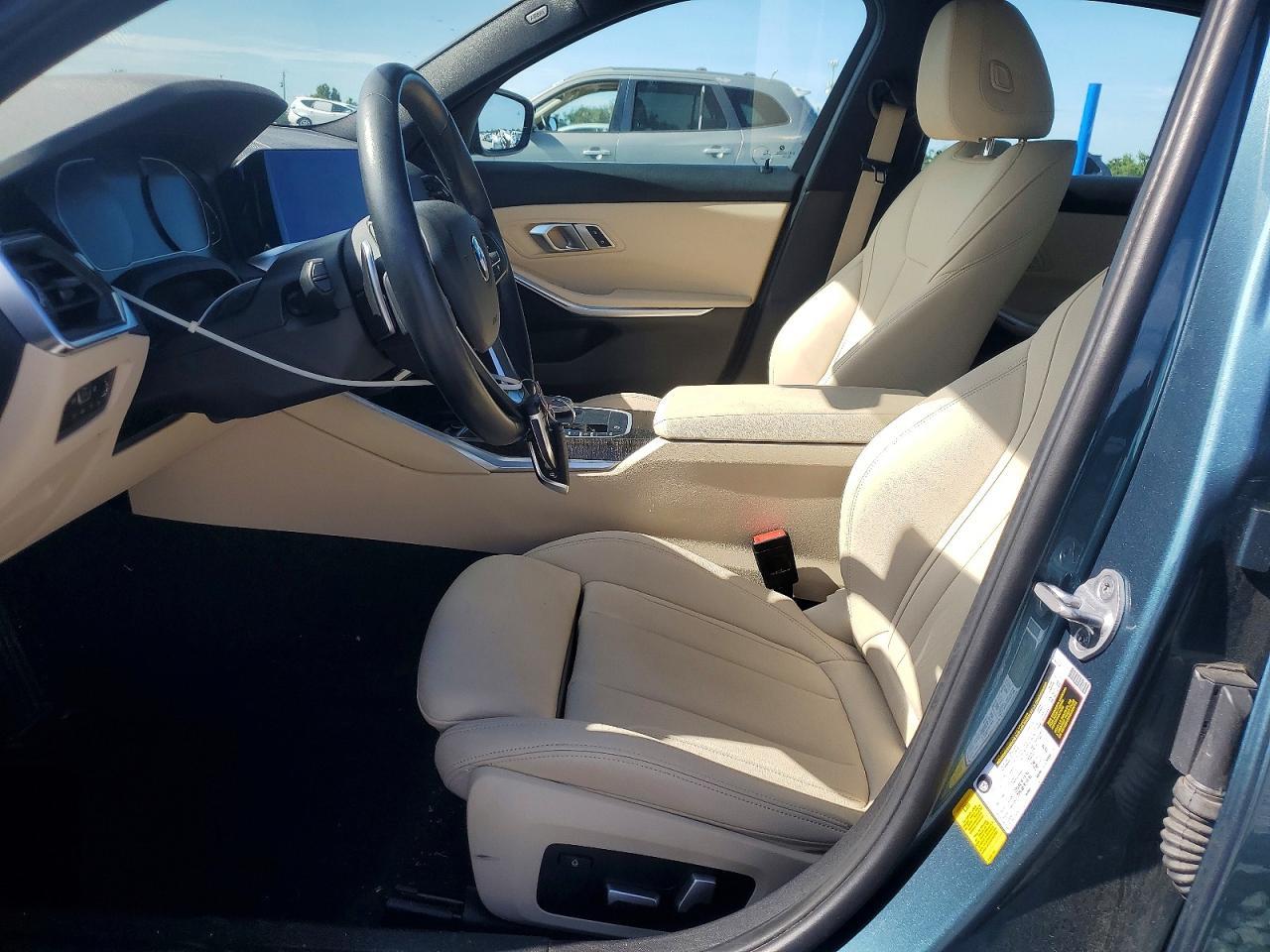 2021 BMW 330I - zdjęcie 7