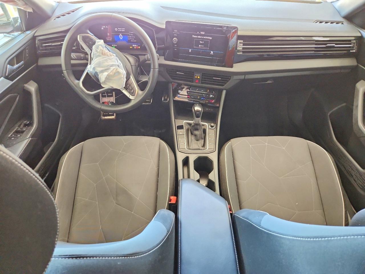 2025 Volkswagen Jetta - zdjęcie 8