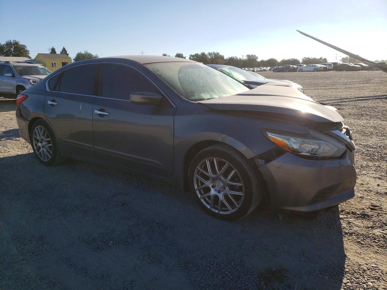 2017 Nissan Altima 2.5 S - zdjęcie 4