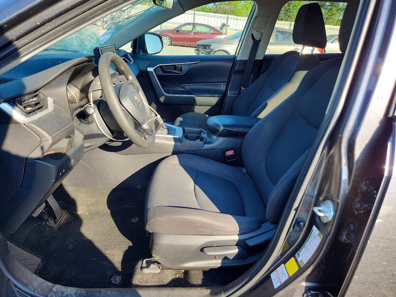 2020 Toyota Rav4 Le - zdjęcie 7