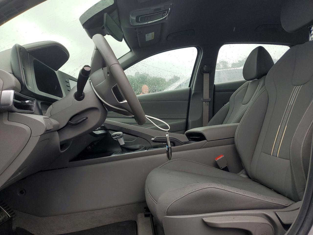 2025 Hyundai Elantra Sel Sport - zdjęcie 7