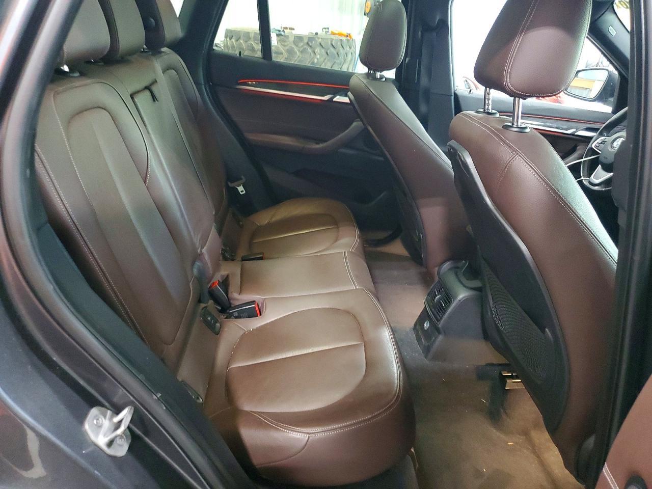 2016 BMW X1 xDrive28I - zdjęcie 10