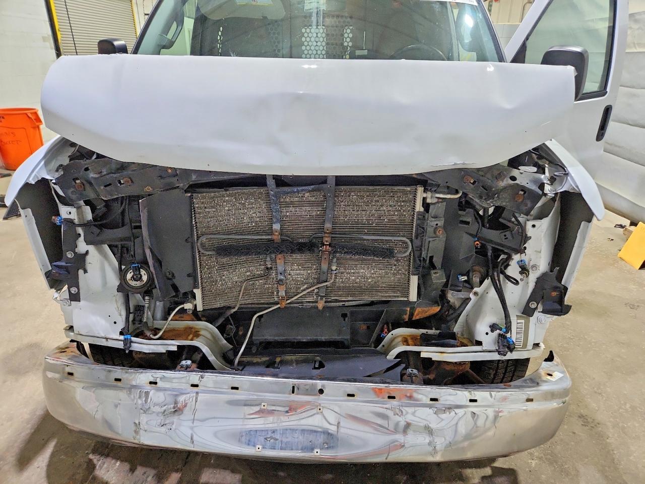 2017 Chevrolet Express G2500 - zdjęcie 11