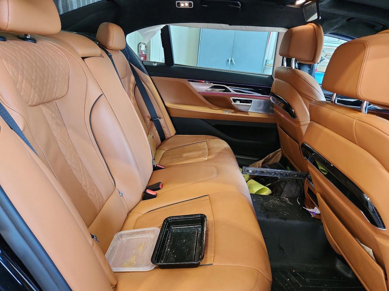2019 BMW Seria 7 B7 - zdjęcie 10