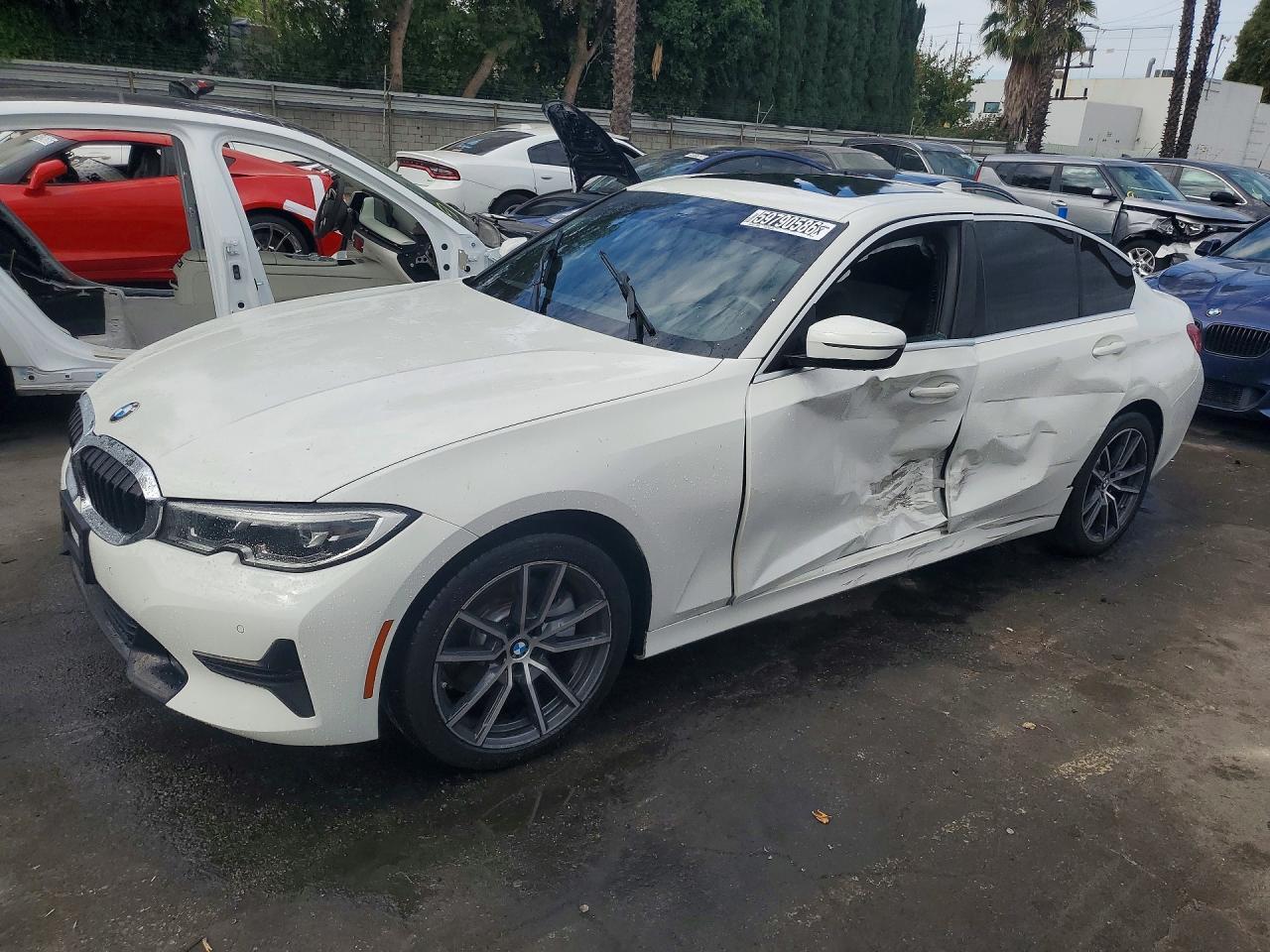 2020 BMW 330I - zdjęcie główne