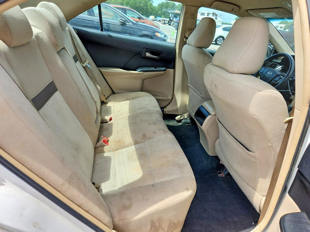 2014 Toyota Camry Le - zdjęcie 10