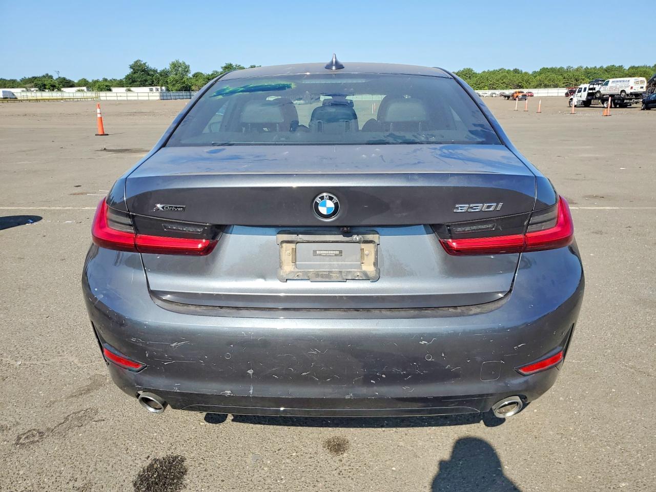 2021 BMW 330Xi - zdjęcie 6