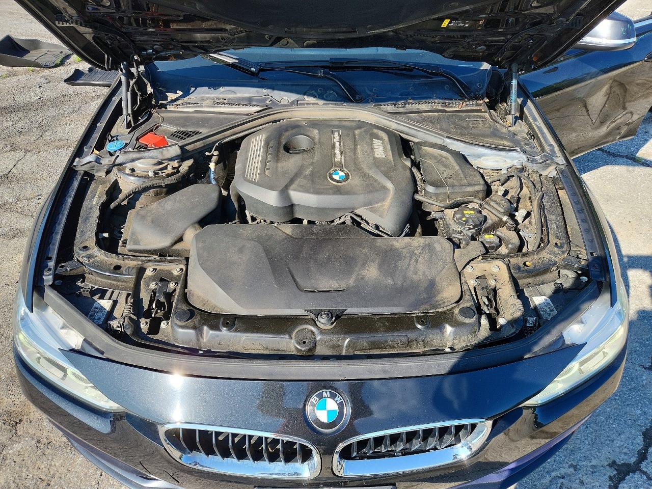 2018 BMW 330 Xi - zdjęcie 11