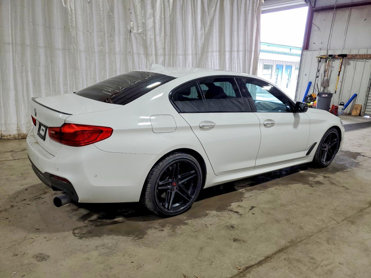 2017 BMW Seria 5 540i - zdjęcie 3