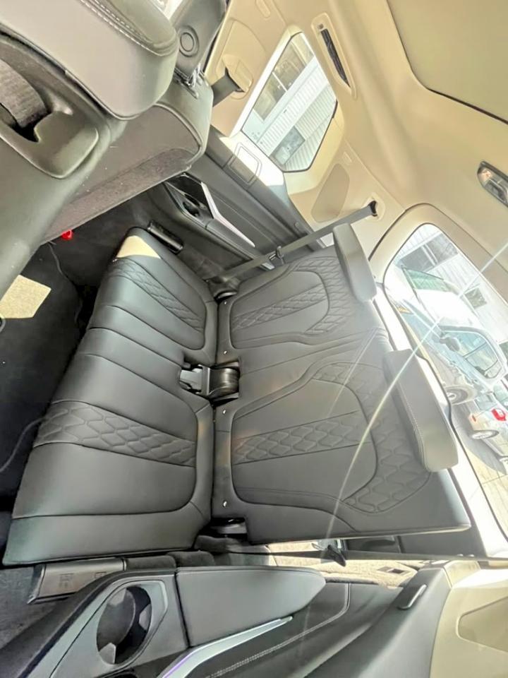 2025 BMW X7 xDrive40I - zdjęcie 10