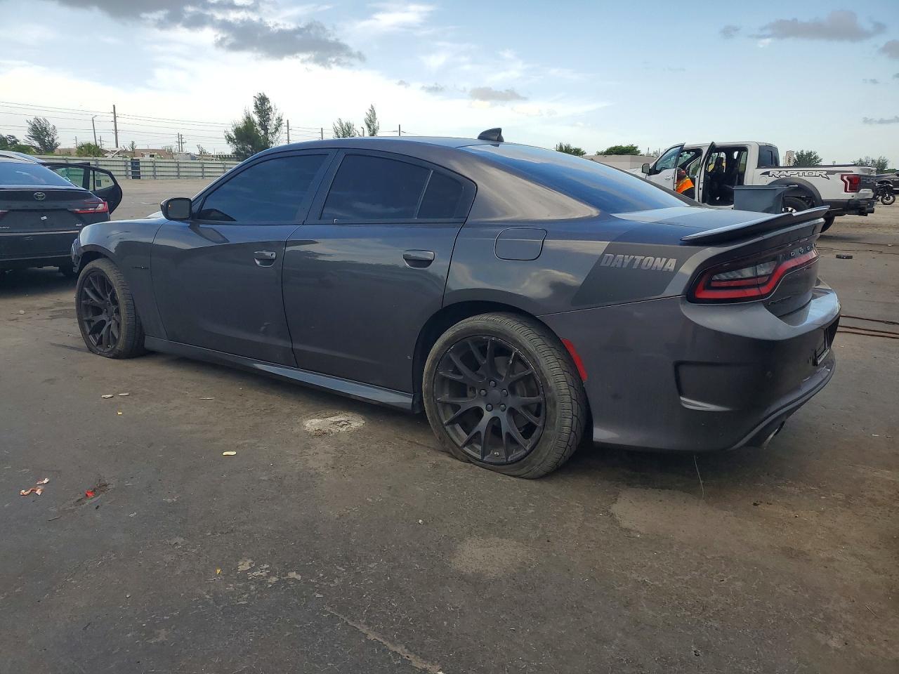 2021 Dodge Charger R/T - zdjęcie 2