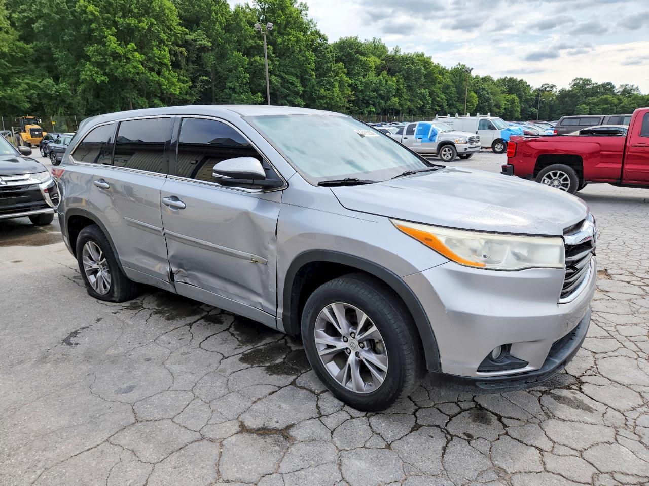 2014 Toyota Highlander Le Plus - zdjęcie 4