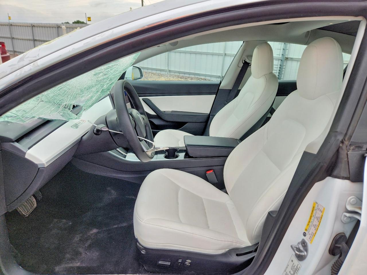 2020 Tesla Model 3 - zdjęcie 7