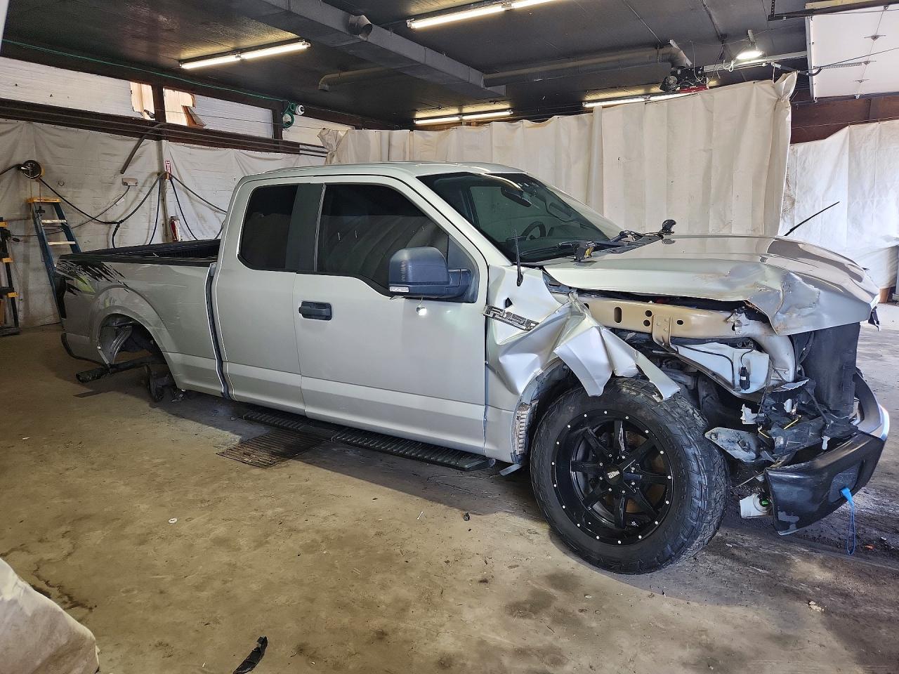2017 Ford F150 Super Cab - zdjęcie 4