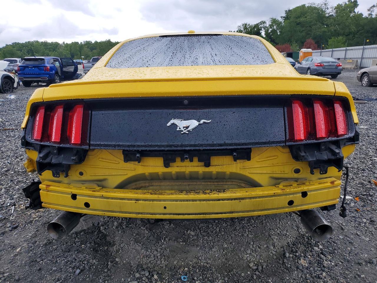 2017 Ford Mustang - zdjęcie 6