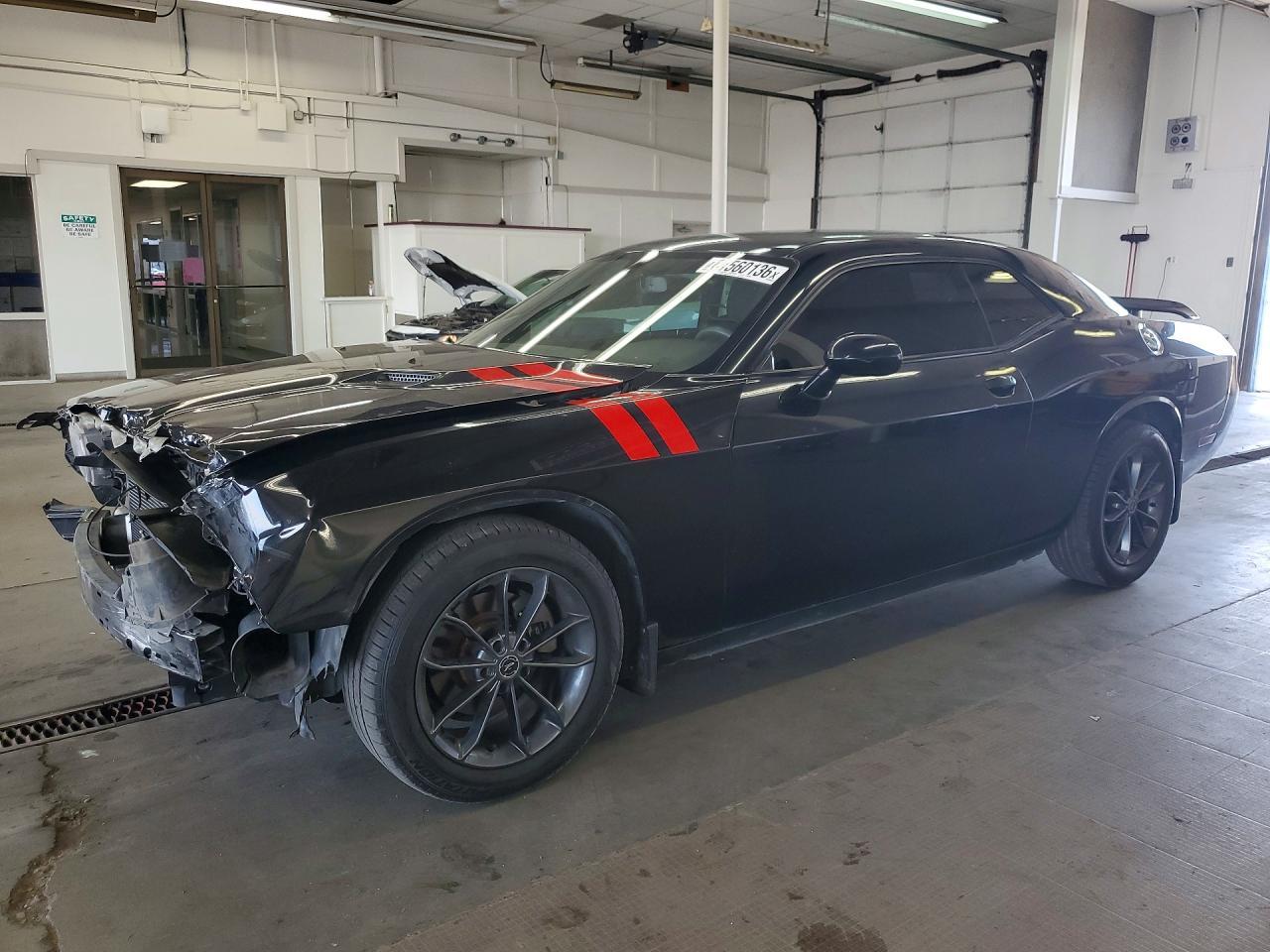2014 Dodge Challenger Sxt - zdjęcie główne