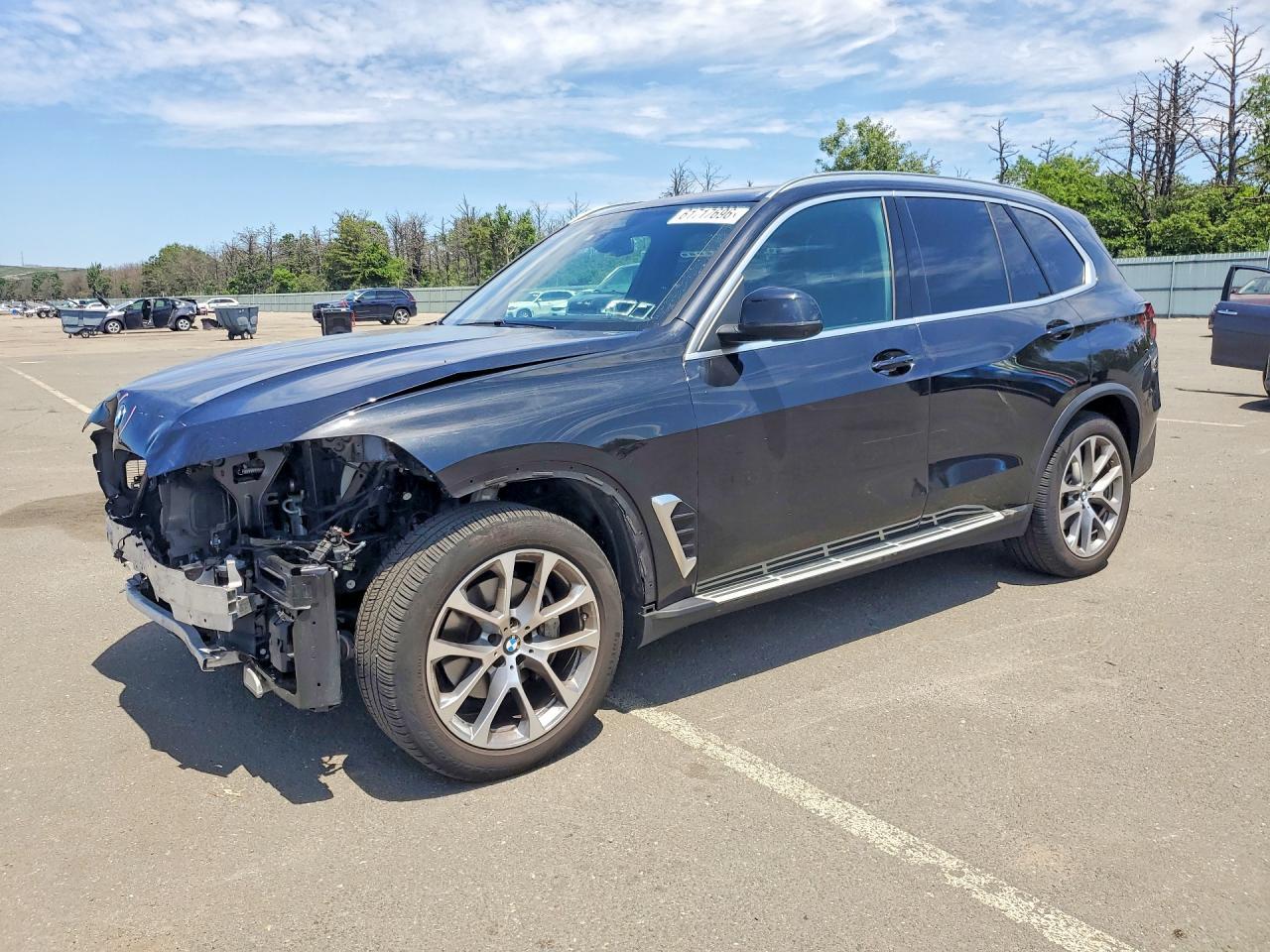 2024 BMW X5 xDrive40I - zdjęcie główne
