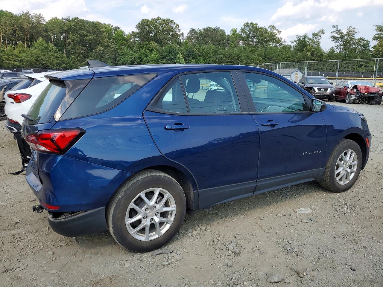 2022 Chevrolet Equinox Ls - zdjęcie 3