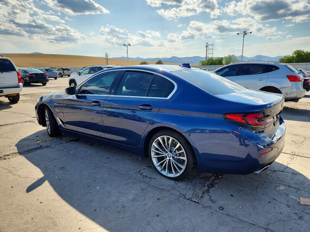 2023 BMW 530Xe - zdjęcie 2